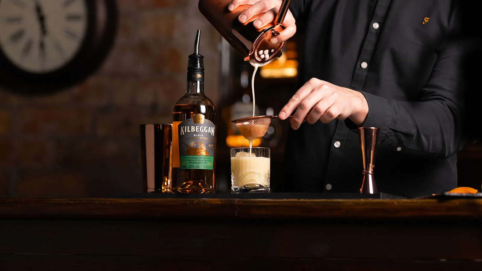 kilbeggan whiskey cocktail cream pour